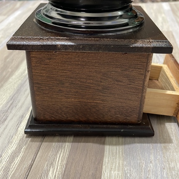 Vintage wooden coffee grinder - Picture 5 of 7